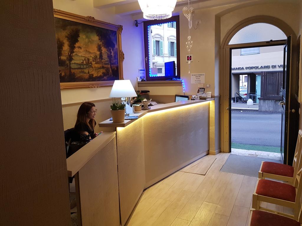 Mi Casa Es Tambien Tu Casa Vips Hotel Verona Kültér fotó