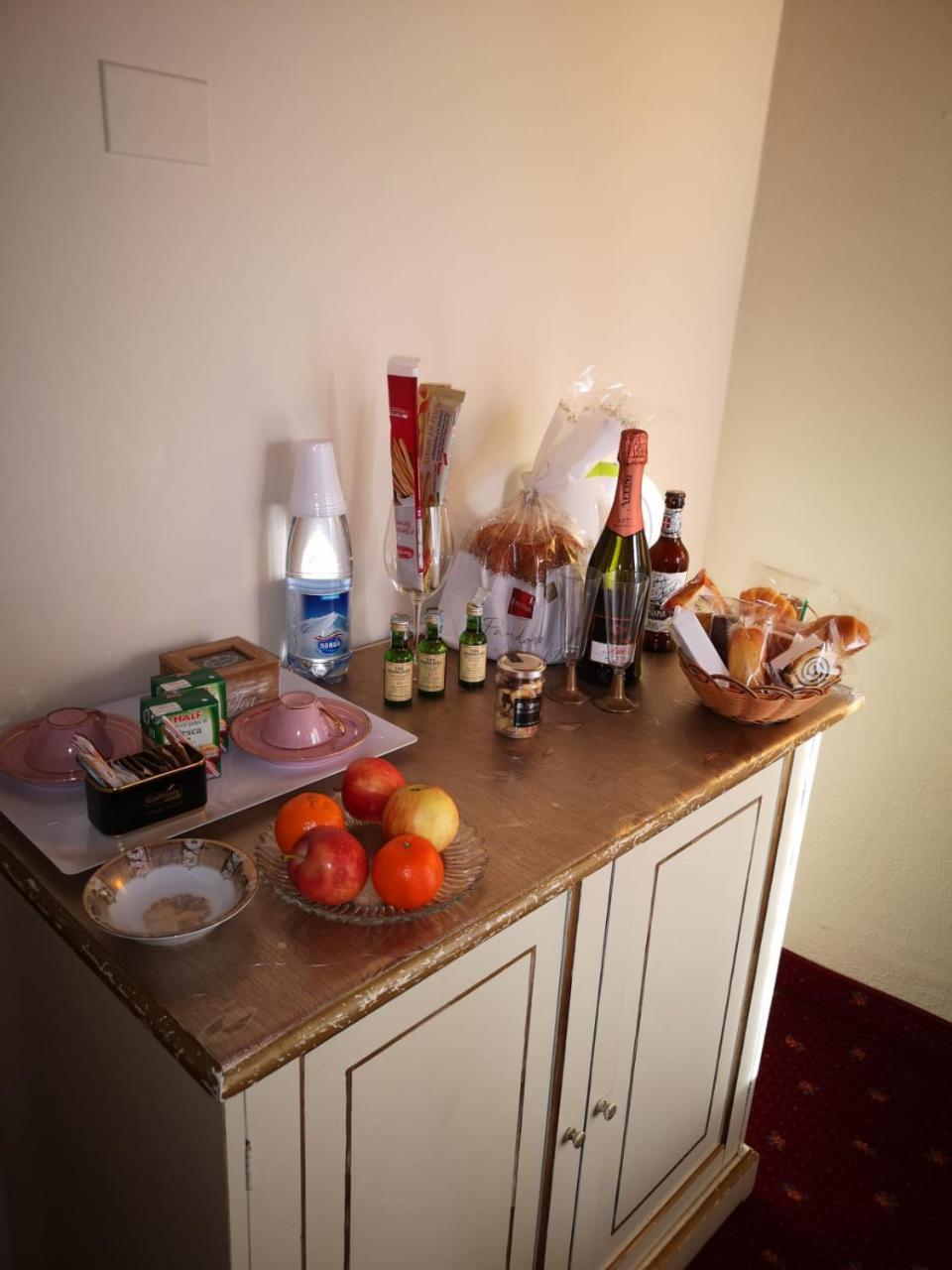Mi Casa Es Tambien Tu Casa Vips Hotel Verona Kültér fotó
